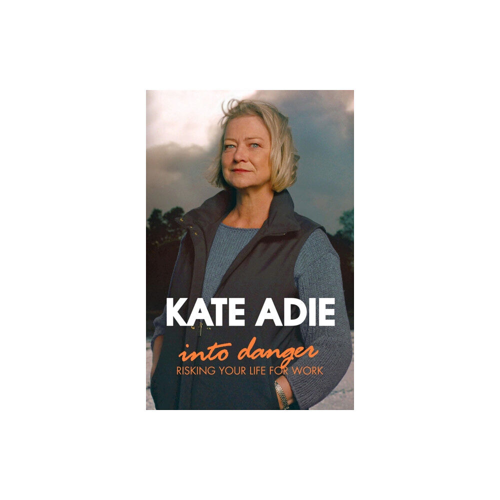 Hodder & Stoughton Into Danger (häftad, eng)