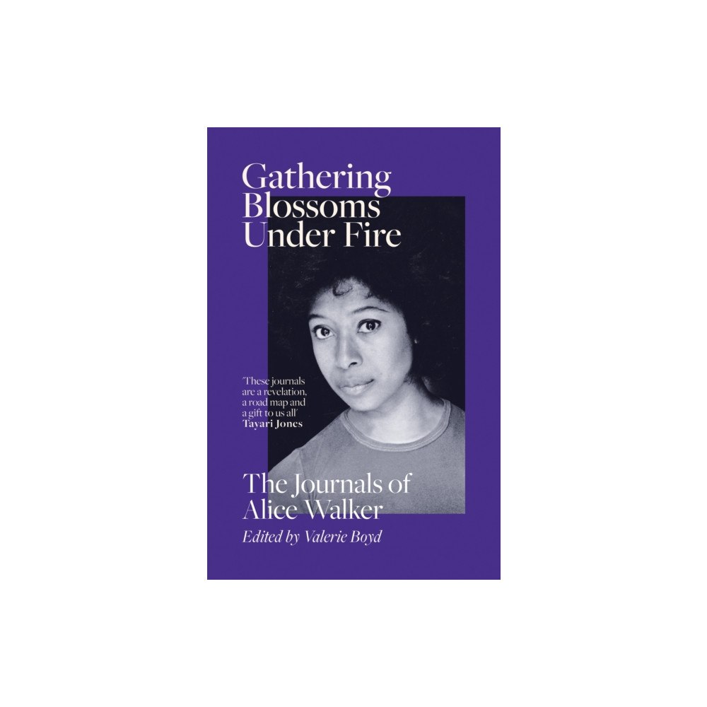 Orion Publishing Co Gathering Blossoms Under Fire (häftad, eng)