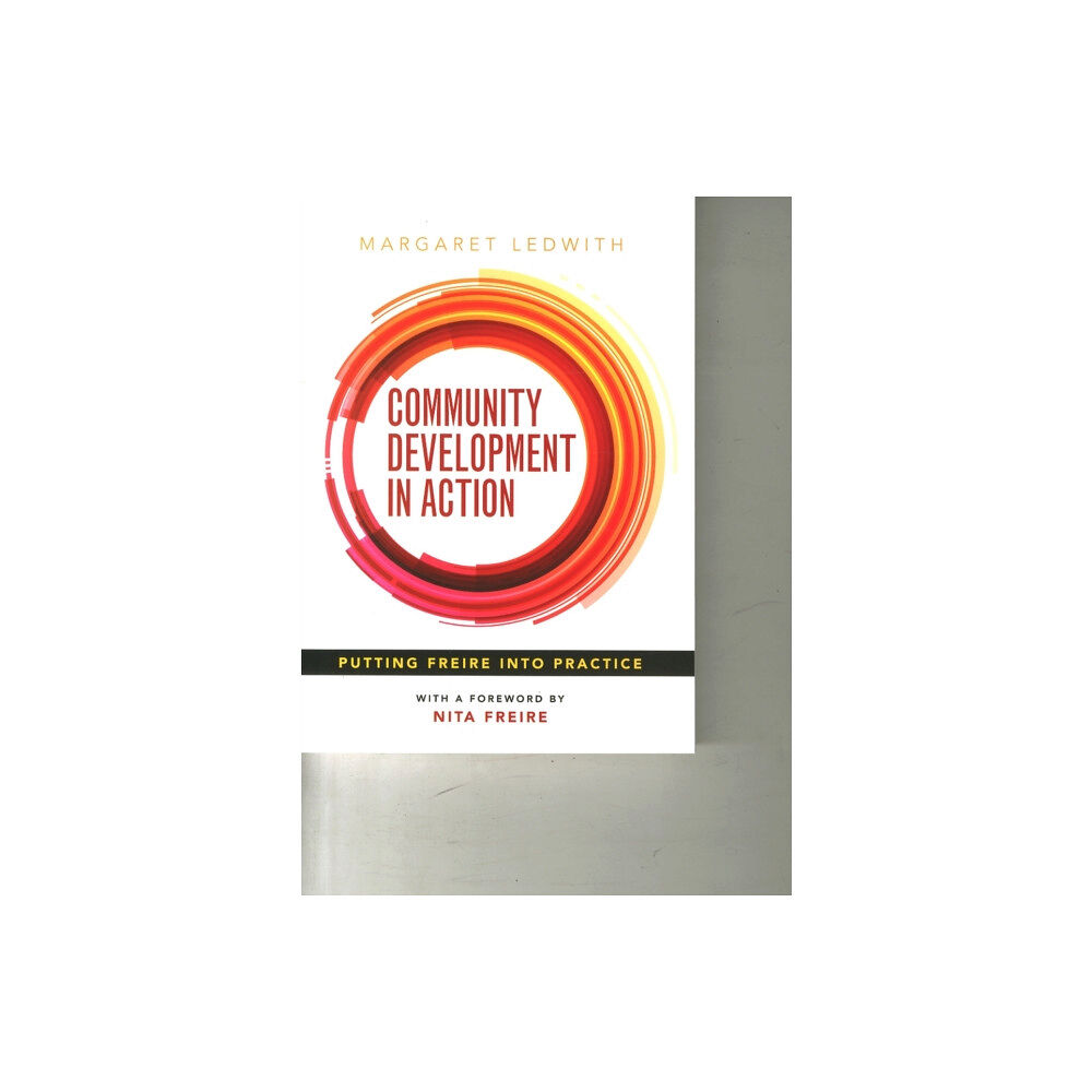 Bristol University Press Community Development in Action (häftad, eng)