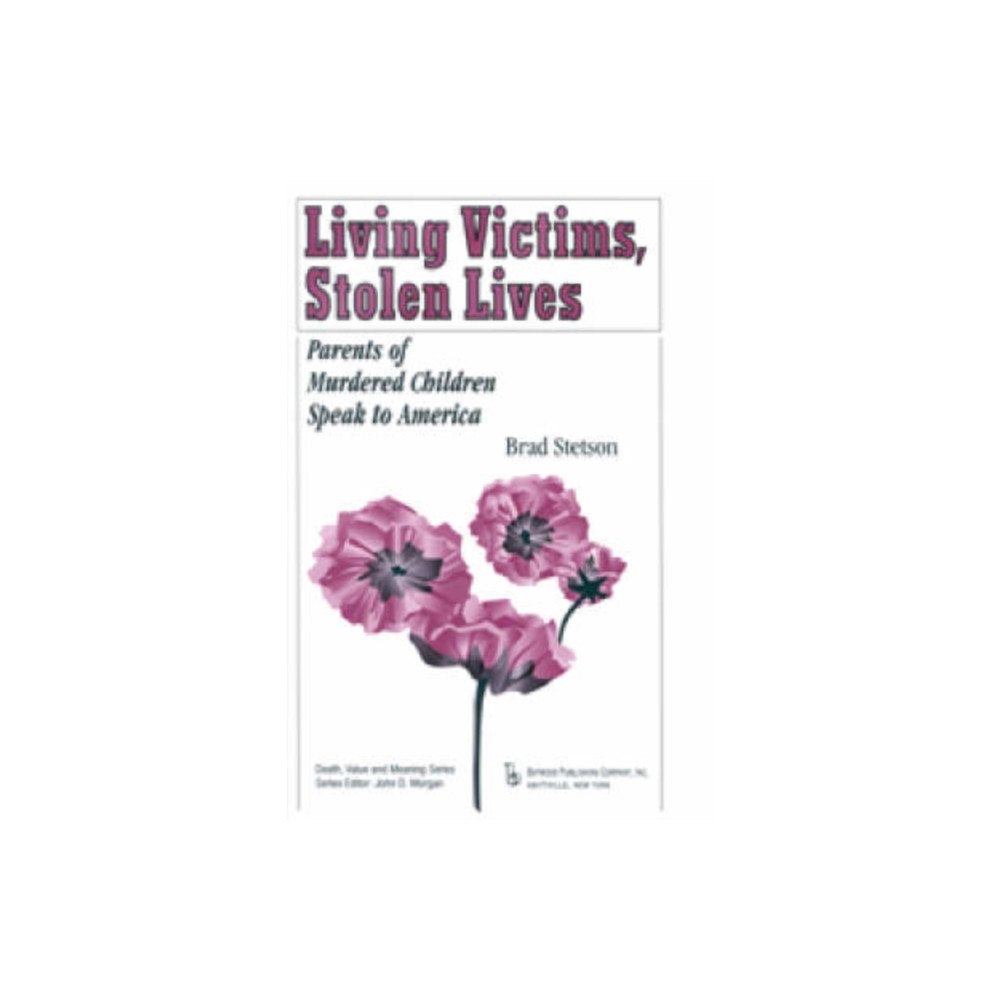 Baywood Publishing Company Inc Living Victims, Stolen Lives (inbunden, eng)