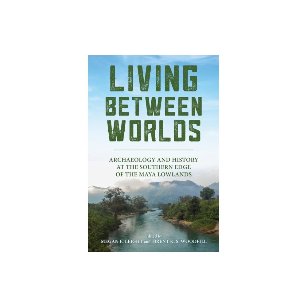 University Alabama Press Living Between Worlds (häftad, eng)