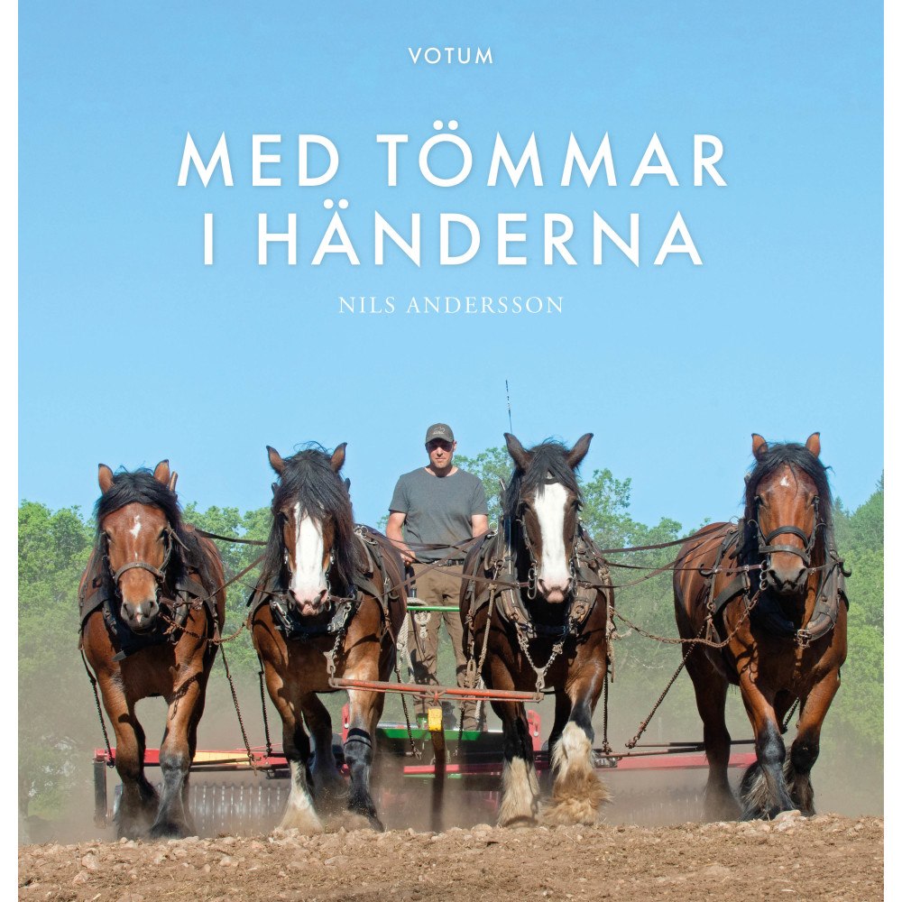 Votum Förlag Med tömmar i händerna (inbunden)