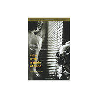 Harvest Books View with a Grain of Sand: Selected Poems (häftad, eng)