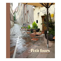 Ingela Svedbro Petit fours (inbunden)