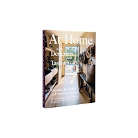 Rizzoli International Publications At Home with Designers and Tastemakers (inbunden, eng)